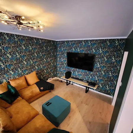 Apartment Inspiring Near Center